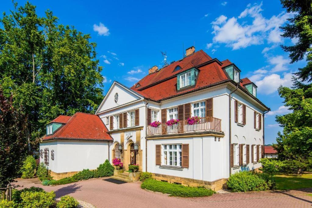 Hotel Veba Broumov Zewnętrze zdjęcie