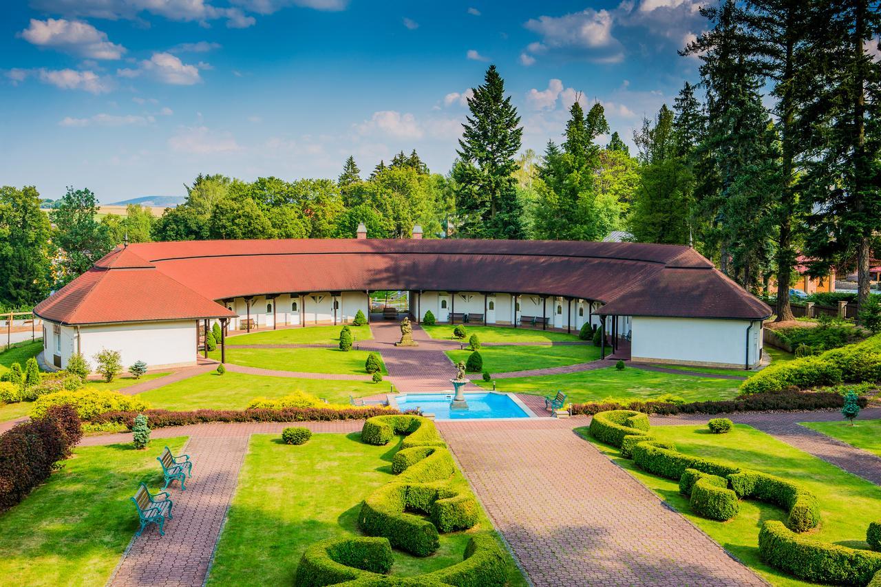 Hotel Veba Broumov Zewnętrze zdjęcie